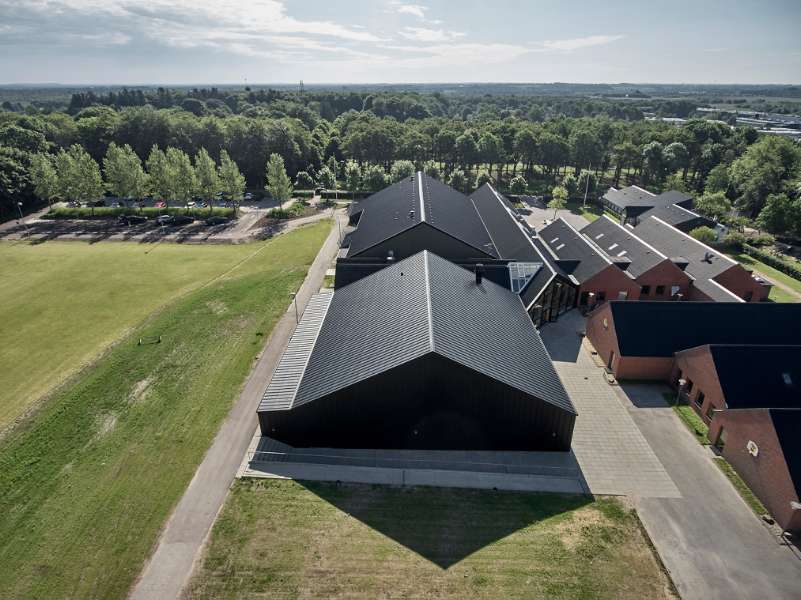 Modern sports hall with modern cladding, Trælundvej 3, 7400 Herning